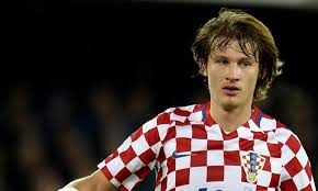 Finally opportunity for me to post all these photos without interviewer asking jedvaj if he remembers ever scoring two goals and tin answering that he once. Depois De Lichtsteiner Augsburgo Contrata Vice Campeao Do Mundo Maisfutebol