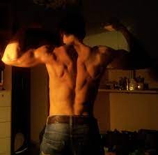 Using a thumbless grip lets me envision my arms as hooks for my back, allowing me to really focus on contracting my back muscles rather than using amazing work. Anatomy Study On My Back 3 Reference By Dex91 On Deviantart