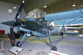 Fieseler storch inside the flygang molinella hangar. Fieseler Fi 156 Storch Flugzeug Der Wehrmacht Mit Extremen Kurzstarteigenschaften