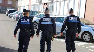 Check spelling or type a new query. Pourquoi Des Villes De L Arrondissement Creent Elles Une Police Municipale 1 2