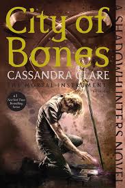 Amazon Com City Of Bones 1 The Mortal Instruments 9781481455923 Clare Cassandra Books