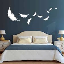 Für wandtattoo worte im schlafzimmer heißt das also, dass sie den raum farblich mit ihrem lieblingsmotiv ergänzen können. Federn Schlafzimmer Wandtattoo