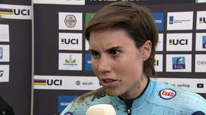 Sanne Cant gets the better of Katie Compton to grab the cyclocross Gold