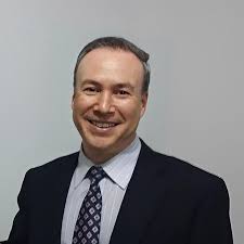 Courage and Hope: Drawing Inspiration from the First Epistle of Peter: Matos,  Josué: 9798333670052: Books