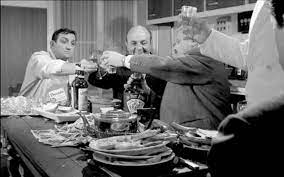 Une scène culte et hilarante des tontons flingueurs :d. Le Film Les Tontons Flingueurs A 50 Ans Le Meilleur Des Repliques Cultes