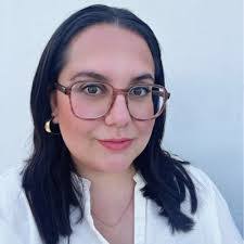 Julia Melzer's Instagram, Twitter & Facebook