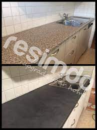 hier wurde die arbeitsflache einer kuche mit robuster mobelfolie von resimdo in stylischem schieferlook uberzog arbeitsflache kuche kuche bekleben kuche ablage