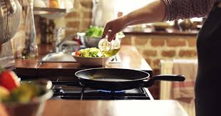 7) cottonseed oil cottonseed oil has a long history, and it was the primary ingredient in partially hydrogenated (trans fat) shortening products like crisco and cottolene. The Best Oils To Use For Cooking According To Nutritionists
