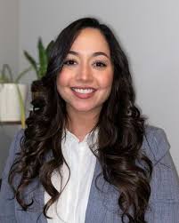 Kelly Lebow's Instagram, Twitter & Facebook