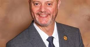 Higley school district settling $850K suit by fired superintendent