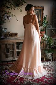 Check out our blush wedding dress selection for the very best in unique or custom, handmade pieces from our dresses shops. Pin On äººåƒ