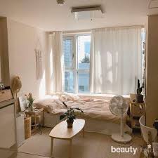Mewujudkan kamar aesthetic yang nyaman bisa dimulai dengan cara yang sederhana dan murah, tidak perlu mengeluarkan banyak biaya. Tips Dekorasi Kamar Tidur Aesthetic Ala Pinterest