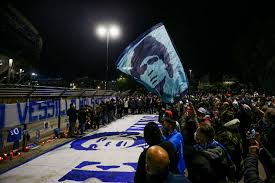 Không ai có thể đe. Tod Der Napoli Legende Ciao Gott Des Fussballs Neapel Trauert Um Maradona Sport Idowa