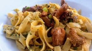Bandnudeln Mit Pfifferlingen In Knoblauchrahm Rezept Frag Mutti Rezept In 2020 Bandnudeln Pfifferlinge Rezepte