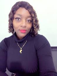 Michelle Baynes (@sassyqueenhair)