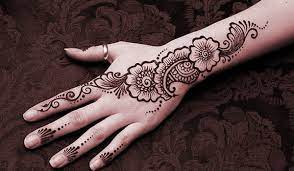 For women who like jewellery like patterns, but the designs should be simple then they can go for this. Simple Eid Mehndi Designs Pakistani Girls Mehndi Images