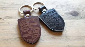 Individueller Fin Schlusselanhanger Elferspot Com Magazin Marktplatz Keychain Items Personalized Items