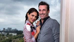 Eiza gonzález en su personaje darling para la cinta baby driver, donde interpreta a una ladrona. Jon Hamm Eiza Gonzalez Are Crazy In Love In Baby Driver