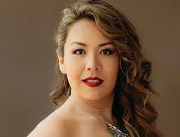 Lorie Jacobson's Instagram, Twitter & Facebook