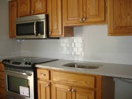 Whether you want inspiration for planning tile backsplash oak cabinets or are building designer tile backsplash oak cabinets from scratch, houzz has 138 pictures from the best designers, decorators, and architects in the country, including frame design co. Simple Kitchen Backsplash Novocom Top
