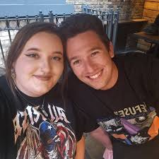 Sweet! Got tickets for Alice Cooper in Oct. Fairly small venue😁