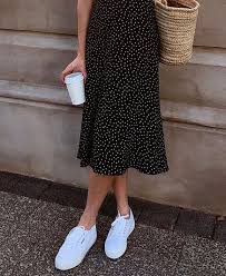 These Are The Best Shoes To Wear With A Midi Skirt Polka Dot Midi Skirt Outfit Skirt Fashion Skirt Outfits Summer