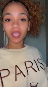 Brittany Farren's Instagram, Twitter & Facebook