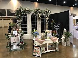 Cathedral Windows To Rent For Weddings And Special Events Fresh Or Silk Decor Offered Flowers By Tammy 423 636 1000 Decor Table Decorations Flowers