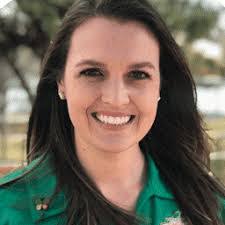 Dania Lizardo's Instagram, Twitter & Facebook