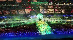 Watched by almost a billion viewers across all five continents, the 2012 olympic ceremonies were, for a few hours, the focal point of the world. London 2012 Olympics Closing Ceremony Octopus Youtube