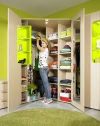 Eckkleiderschrank corner einheitsgröße weiß eckschränke kleiderschränke schränke. Jugendzimmer Maxi Mit Funktionellem Eckschrank Und Bunt Lackierten Ausschnitten Mobel Polt Mobelhaus