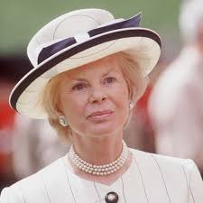 Beatriz Valero de Urquia, experta en Historia y Relaciones Internacionales,  analiza el funeral de la duquesa Kent: "No es un conflicto que Carlos III  acuda a la misa"