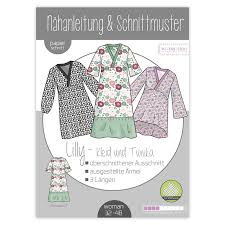 Un grand volant autour des le patron est disponible au format pdf téléchargeable, à imprimer au choix en a4 ou a3, ou en format pochette livré par la poste à l'adresse de votre choix. Instruction Avec Patron Robe Pour Femmes Lilly Tailles 32 48 De Ki Ba Doo En Allemand