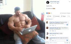 Para Buscar Refugio Inhibir Toxicidad Buff Man Looking At Laptor Arrendamiento Mansion Usted Esta
