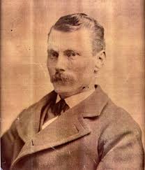 Repairing damaged historical photos with large holes