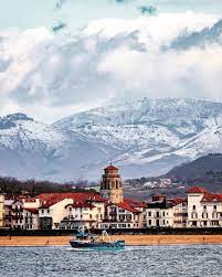 Chaque année, le 1er mai, les troupeaux de bétail sont rassemblés à larraitz, avant d'être emmenés aux prairies d'altitude, jusqu'en octobre. Meteo Pyrenees On Twitter Saint Jean De Luz Jpjphoto64 Le Redoux Arrive Saintjeandeluz Pyrenees Paysbasque Pyreneesatlantiques Euskadi Https T Co Sgb2inuua3
