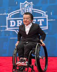Walking the red carpet?!? Not me 😁♿️ #NFLDraft