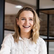 Beth Day's Instagram, Twitter & Facebook