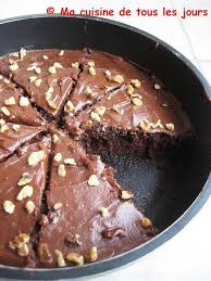 Ma Cuisine De Tous Les Jours Gateau Au Chocolat A La Poele Et Son Glacage Au Chocolat Sweets Desserts Food Sweet Recipes