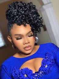 She's completed 🥰 First reupholster project. Pretty happy with the  outcome! #champlain 🤩