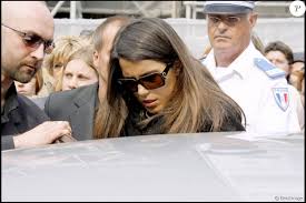 'il va me prendre pour une folle'. Karine Ferri Aux Obseques De Gregory Lemarchal Le 3 Mai 2007 A Chambery Purepeople
