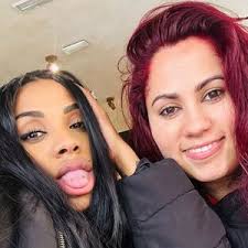 Indira Peña Caran (@tumasyo2017)