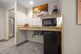Camelback lodge includes a full spa and fitness center—so you have the option to relax or work up a sweat during your stay. 2 Bedroom Suite Camelback Resort