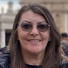 Can anyone recommend a removals company please, it's for the Irvine area. A  friend is due to move at the end of the month and her removals company have  said they're no