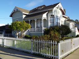 Seabright Homes For Sale A Santa Cruz Beach Neighborhood Waterfront Homes Lakefront Homes Santa Cruz Beach