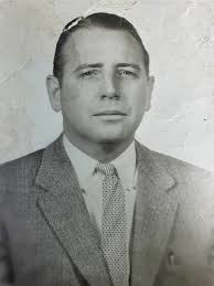 The older I get, the more I value that time I was able to spend with my  Dad. He died when I was 18 in 1977 and a freshman @ UT. ☹️