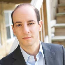 Henry Arce's Instagram, Twitter & Facebook