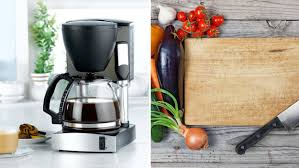 Black And Decker Coffee Maker Cleaning With Vinegar 2 Smart Kitchen Cleaning Hacks We Never Knew We Needed Coffee Maker Single Coffee Maker Cleaning Hacks
