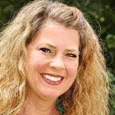 Miriam Upton's Instagram, Twitter & Facebook