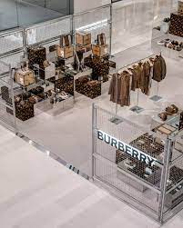 一万种快闪店 burberry 专属标识王国 限时精品店 案例 onsiteclub 体验营销案例集锦 booth design design pop up store